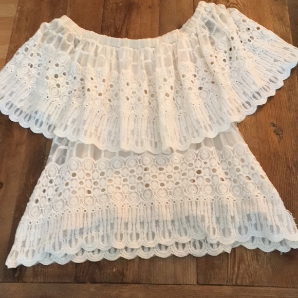 Anthropologie Tops - Harlyn Anthropologie Cream Eyelet boho Top